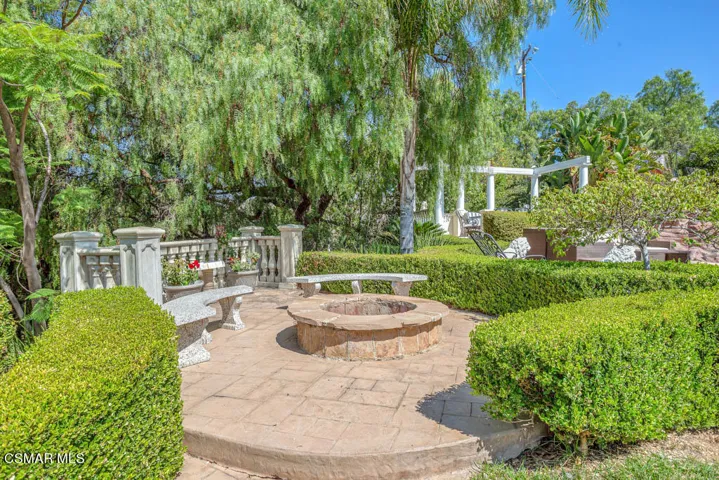 8404 Waters Rd-44
