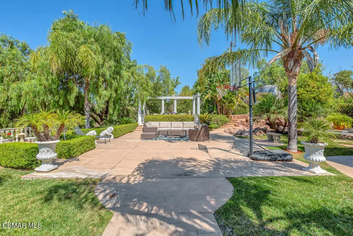 8404 Waters Rd-47