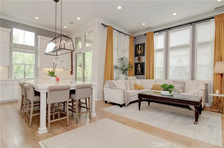 Open Floorplan and plenty of space to entertain!