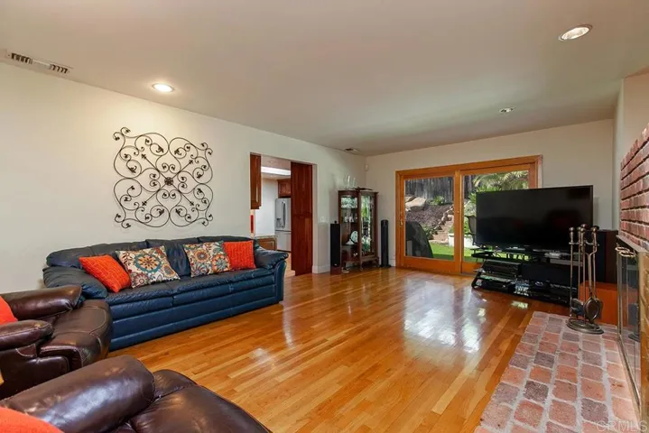 10928 Valley Lights Dr, El Cajon, California 92020