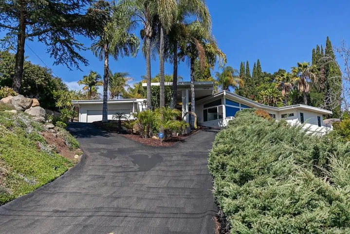 10928 Valley Lights Dr, El Cajon, California 92020