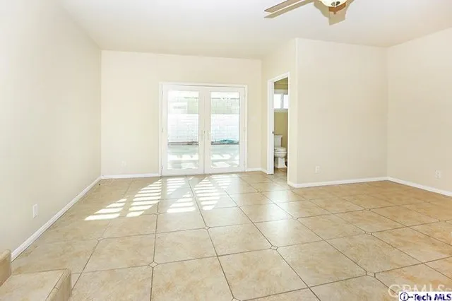 10929 Whitegate Avenue, Sunland, California 91040