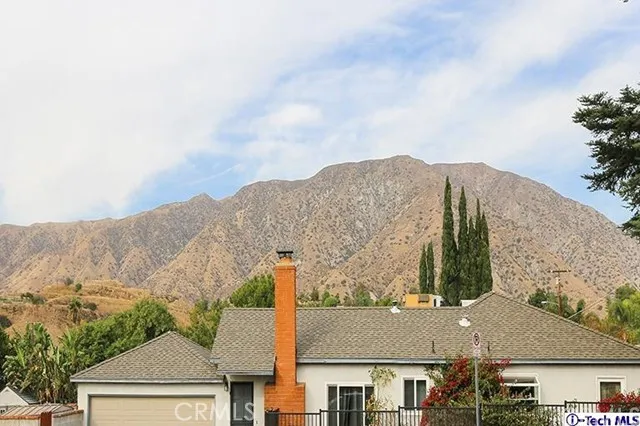 10929 Whitegate Avenue, Sunland, California 91040
