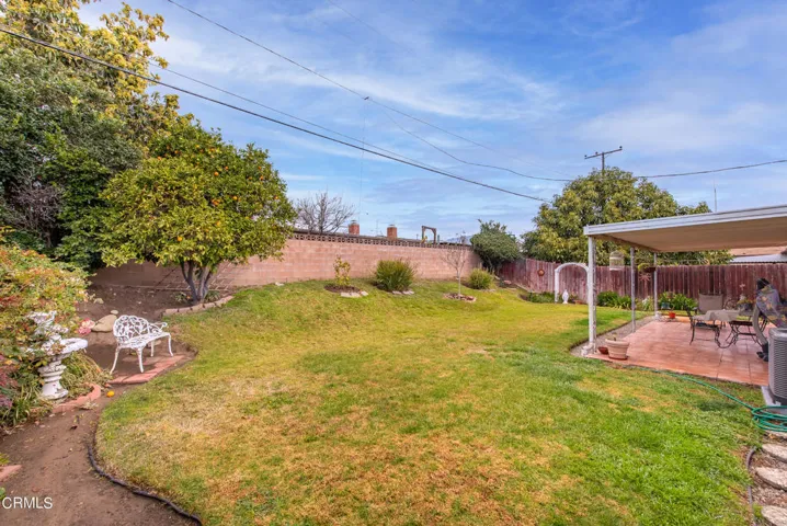 563 Center Ln Santa Paula-24