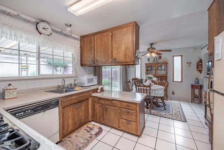 563 Center Ln Santa Paula-10