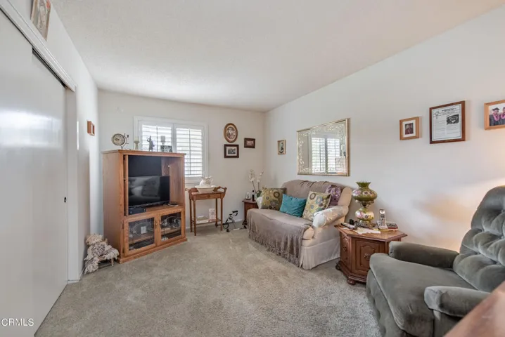563 Center Ln Santa Paula-13