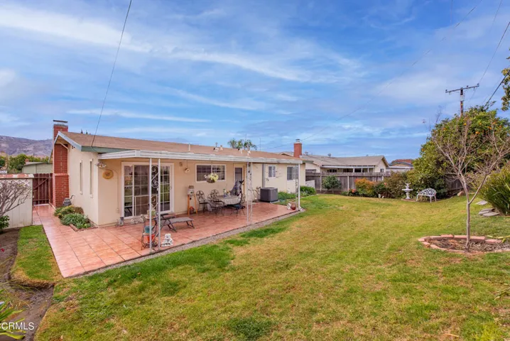 563 Center Ln Santa Paula-22