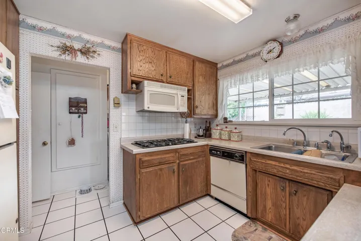 563 Center Ln Santa Paula-11