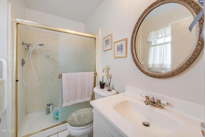 563 Center Ln Santa Paula-15
