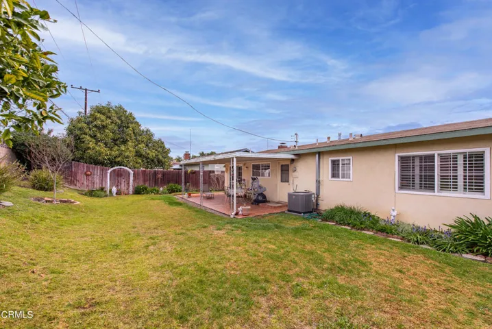 563 Center Ln Santa Paula-23