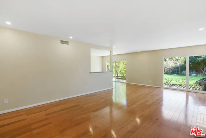 6200 Capistrano Avenue, Woodland Hills, California 91367