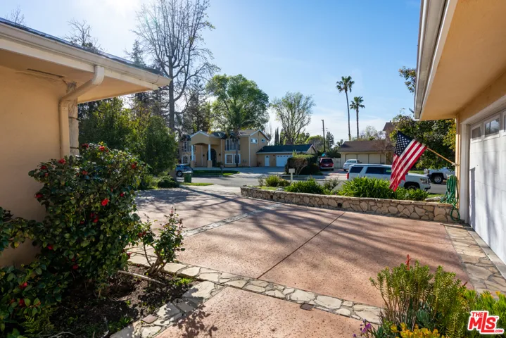 6200 Capistrano Avenue, Woodland Hills, California 91367