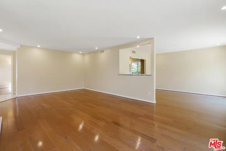 6200 Capistrano Avenue, Woodland Hills, California 91367