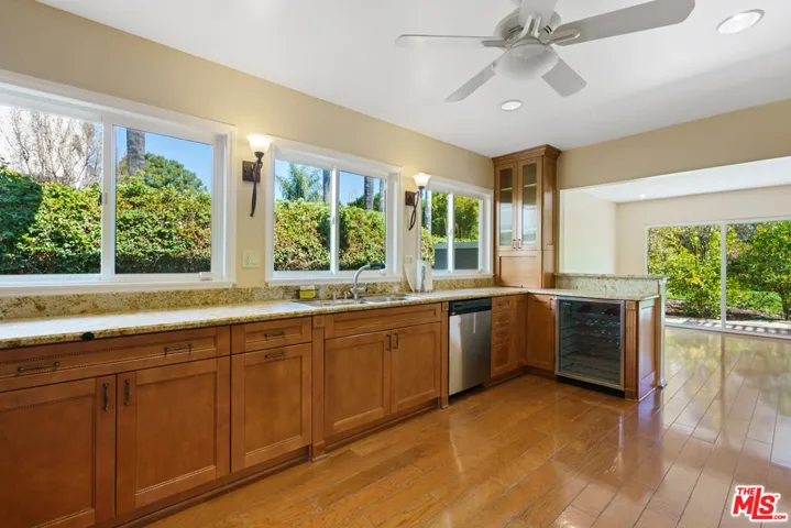 6200 Capistrano Avenue, Woodland Hills, California 91367