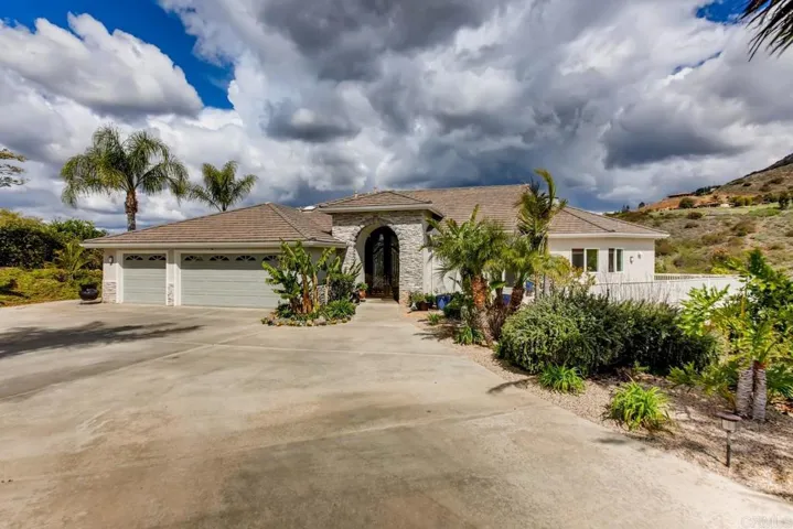 1375 Las Vistas Road, Fallbrook, California 92028