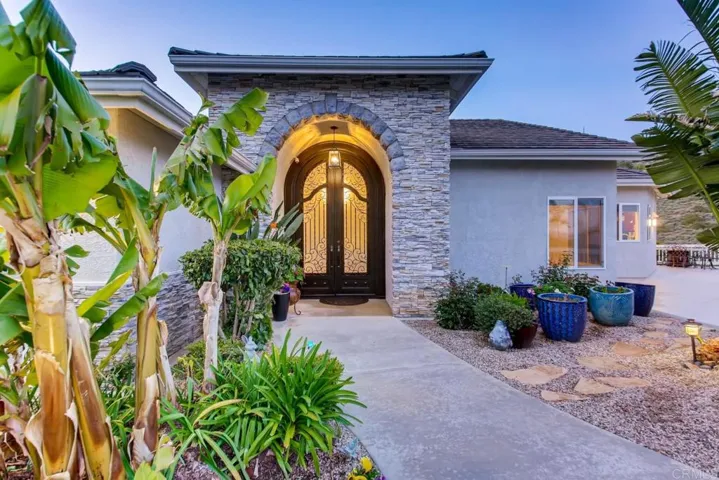 1375 Las Vistas Road, Fallbrook, California 92028