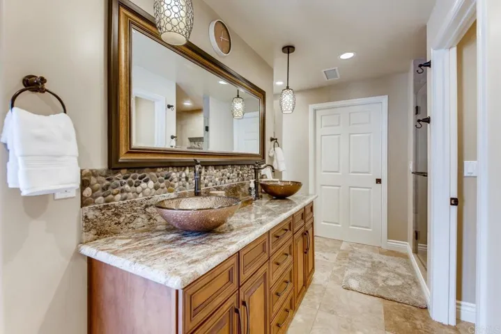 1375 Las Vistas Road, Fallbrook, California 92028