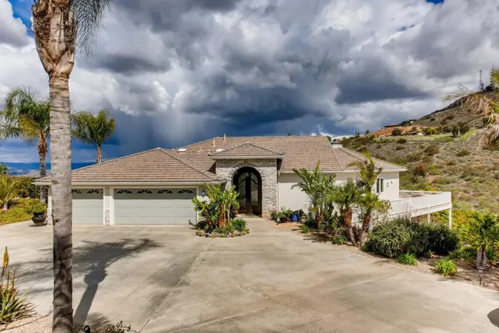 1375 Las Vistas Road, Fallbrook, California 92028