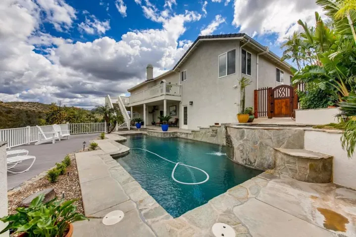 1375 Las Vistas Road, Fallbrook, California 92028