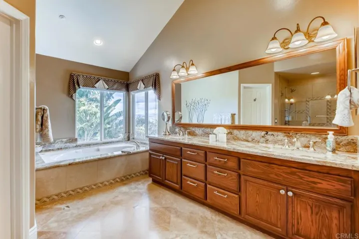 1375 Las Vistas Road, Fallbrook, California 92028