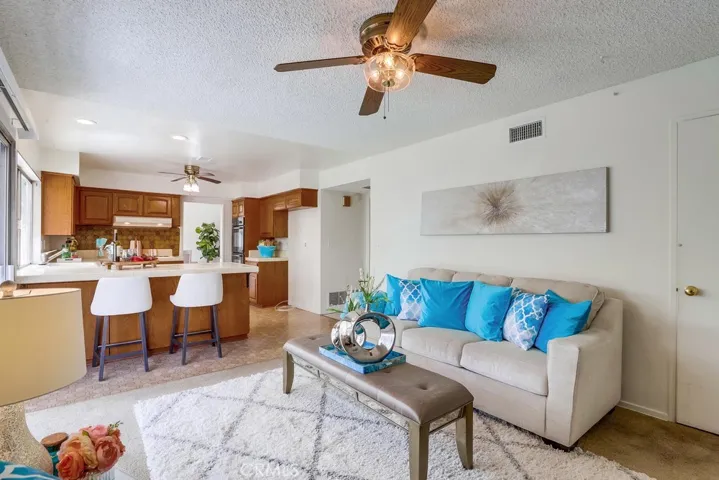8272 El Pescador Lane, La Palma, California 90623