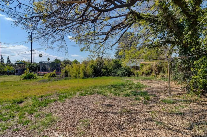 Yikes, this yard really defines "The back forty"! Note the whole lot is over 7,500 sq. ft. [per assessor]