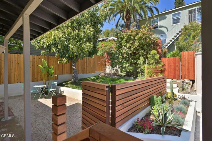 gate to backyard