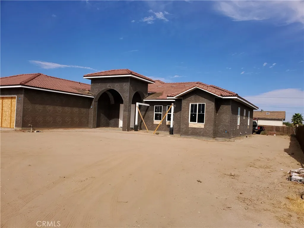 14748 La Mesa Road, Victorville, California 92392 home-pic-6