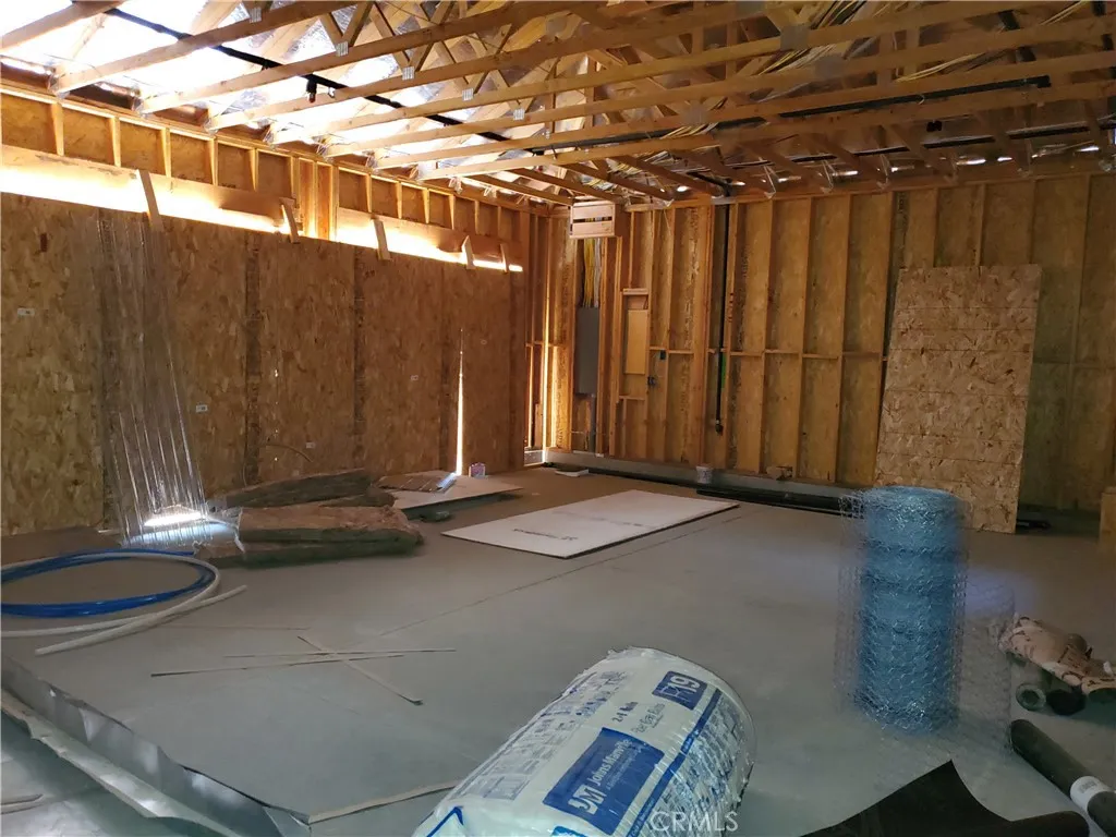 14748 La Mesa Road, Victorville, California 92392 home-pic-4