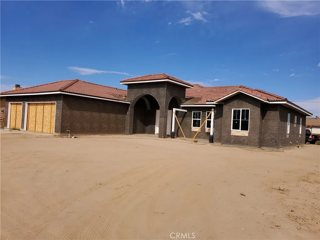 14748 La Mesa Road, Victorville, California 92392 home-pic-3