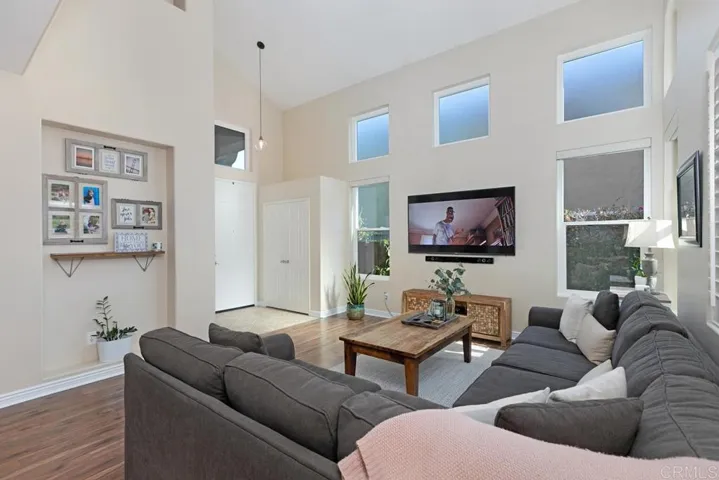 6837 Camino De Amigos, Carlsbad, California 92009