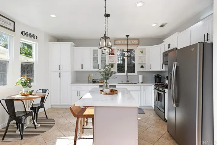 6837 Camino De Amigos, Carlsbad, California 92009