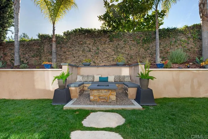 6837 Camino De Amigos, Carlsbad, California 92009