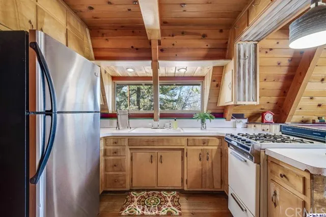 2310 Birch Drive, Running Springs, California 92382