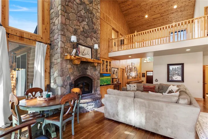 1203 Wolf Creek Court, Big Bear, California 92315
