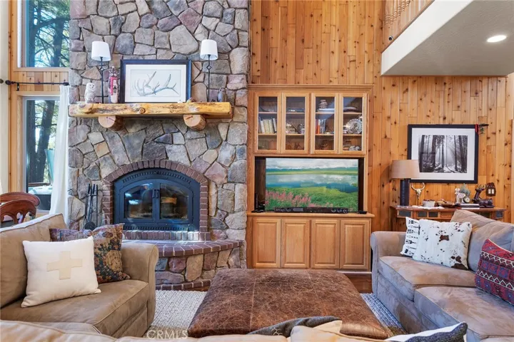1203 Wolf Creek Court, Big Bear, California 92315
