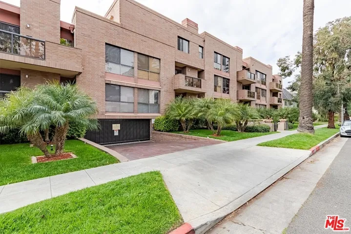 235 S Tower Drive 206, Beverly Hills, California 90211
