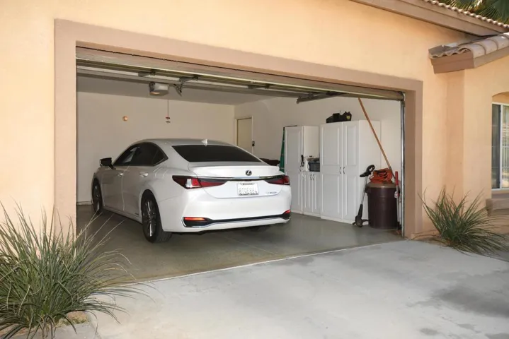 2151 Garage