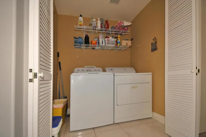 2225 Laundry Area