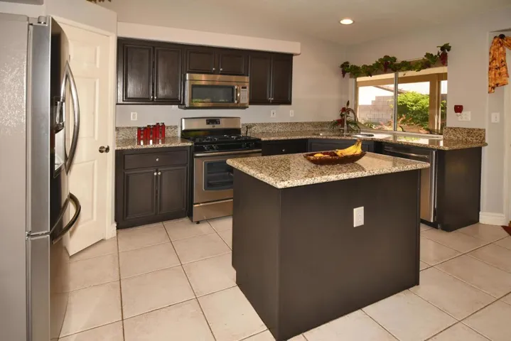 2176 Kitchen Detail