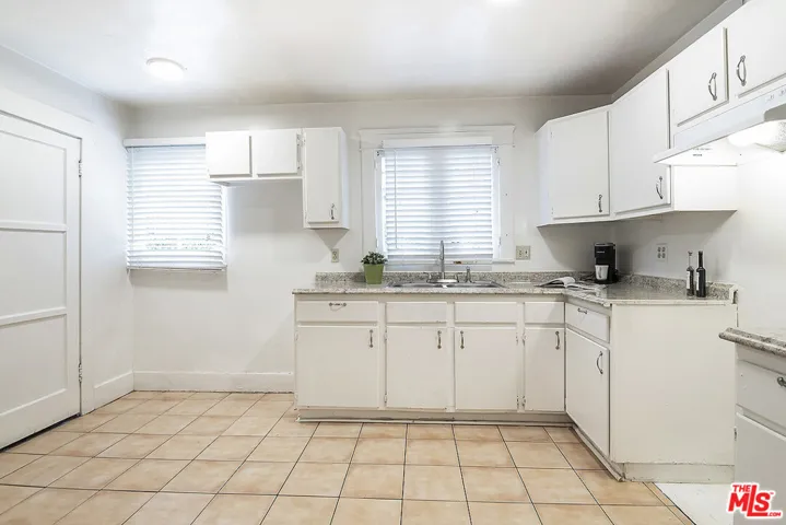 14209 Kittridge Street, Van Nuys, California 91405