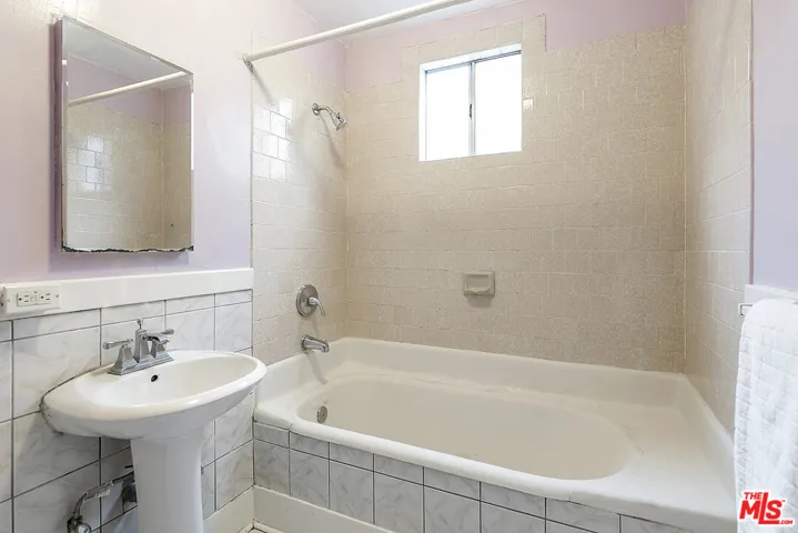 14209 Kittridge Street, Van Nuys, California 91405