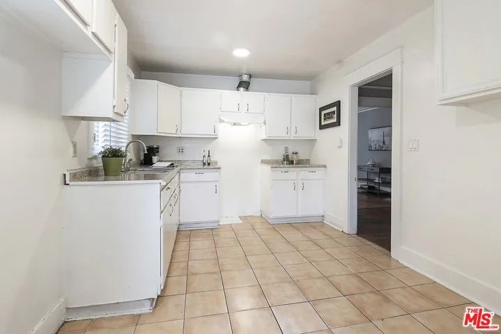 14209 Kittridge Street, Van Nuys, California 91405
