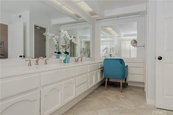 19226 Seabrook Lane, Huntington Beach, California 92648