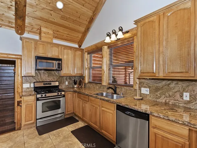 42552 Gold Rush Drive, Big Bear, California 92315