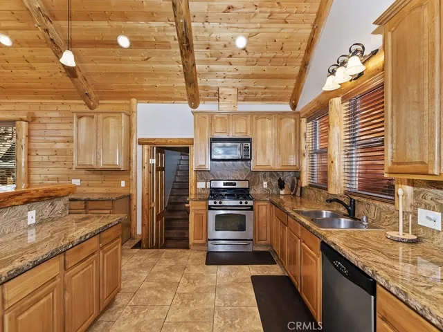 42552 Gold Rush Drive, Big Bear, California 92315