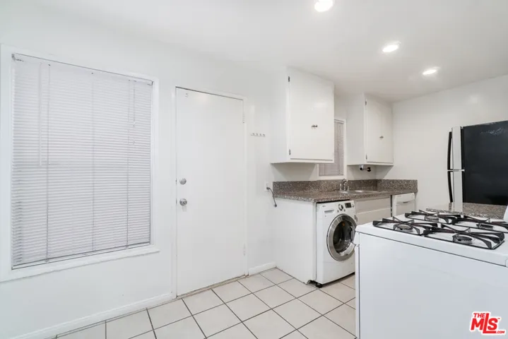 10438 Santa Monica Boulevard 6, Los Angeles, California 90025