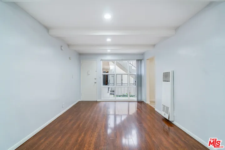 10438 Santa Monica Boulevard 6, Los Angeles, California 90025