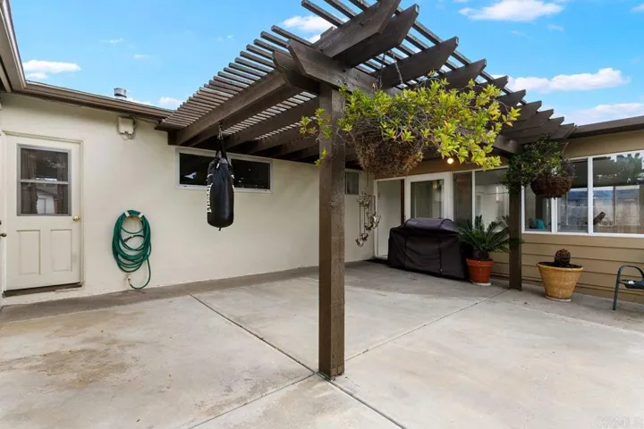 1108 Balour Drive, Encinitas, California 92024