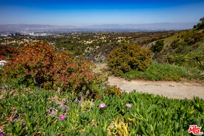 1302 Zuni Lane, Topanga, California 90290
